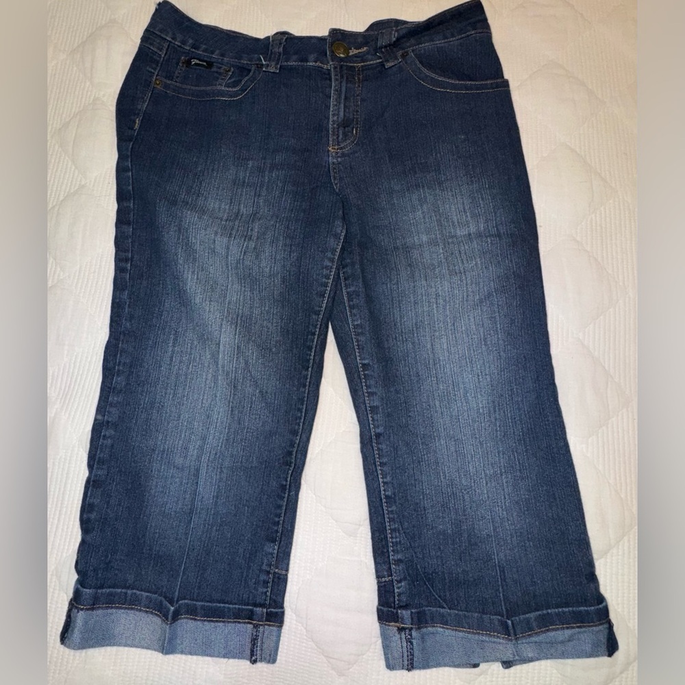 Flavour by Bubblegum Medium Wash Blue Embossed Pocket Denim Capri Jeans 14